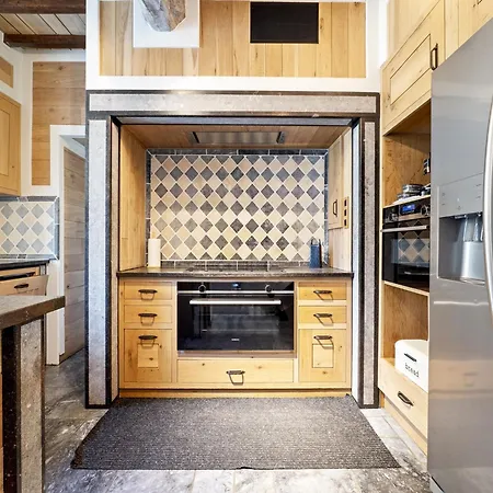 Mansion In With Sauna *