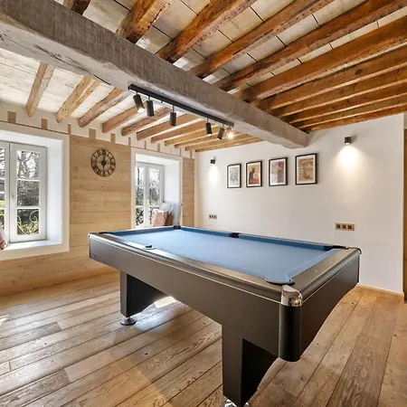 Mansion In With Sauna * אייבלי