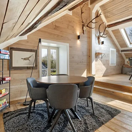 בית נופש Mansion In With Sauna אייבלי